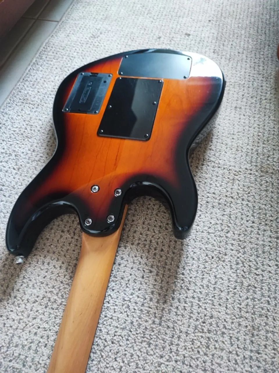 Guitarra Line 6 Variax JTV-69 - Instrumentos musicais - Paciência