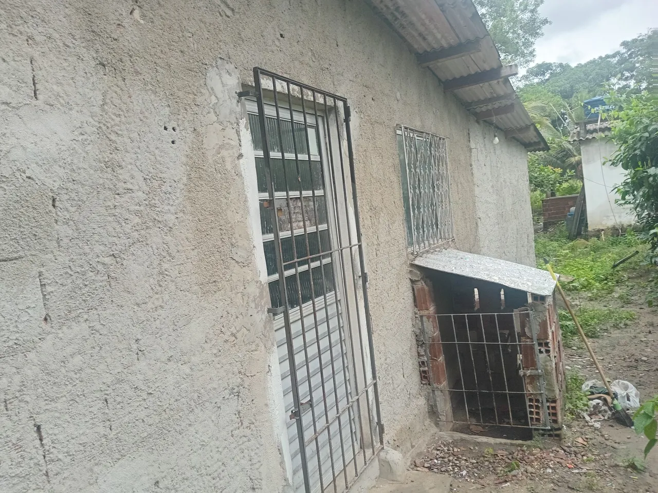 Vende-se uma casa com um mini sítio ou trocar...