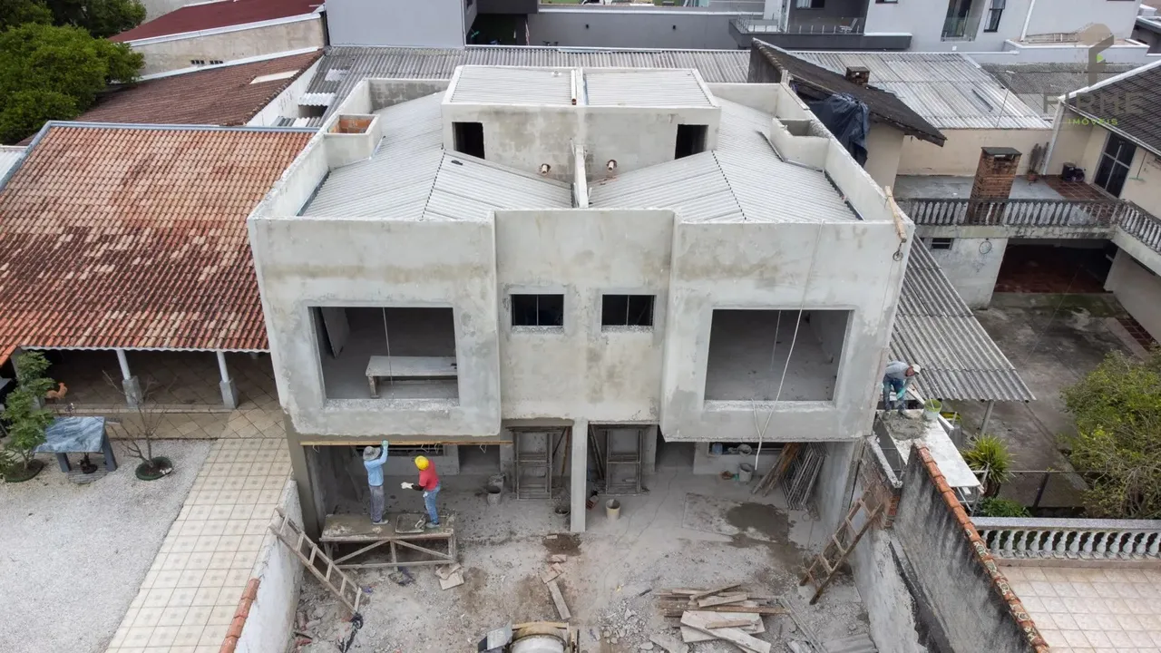 Sobrado com 3 quartos à venda por R$ 640000.00, 100.98 m2 - CAPAO RASO - CURITIBA/PR