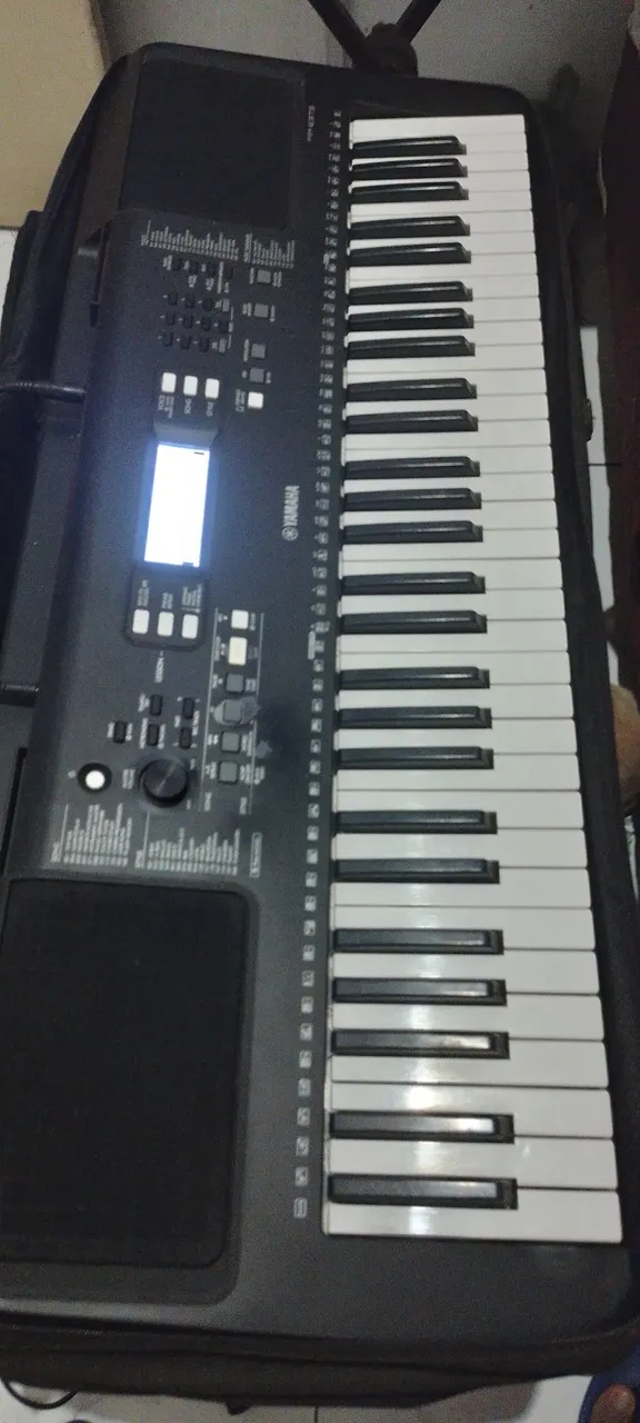 Teclado Yamaha PSR-E373