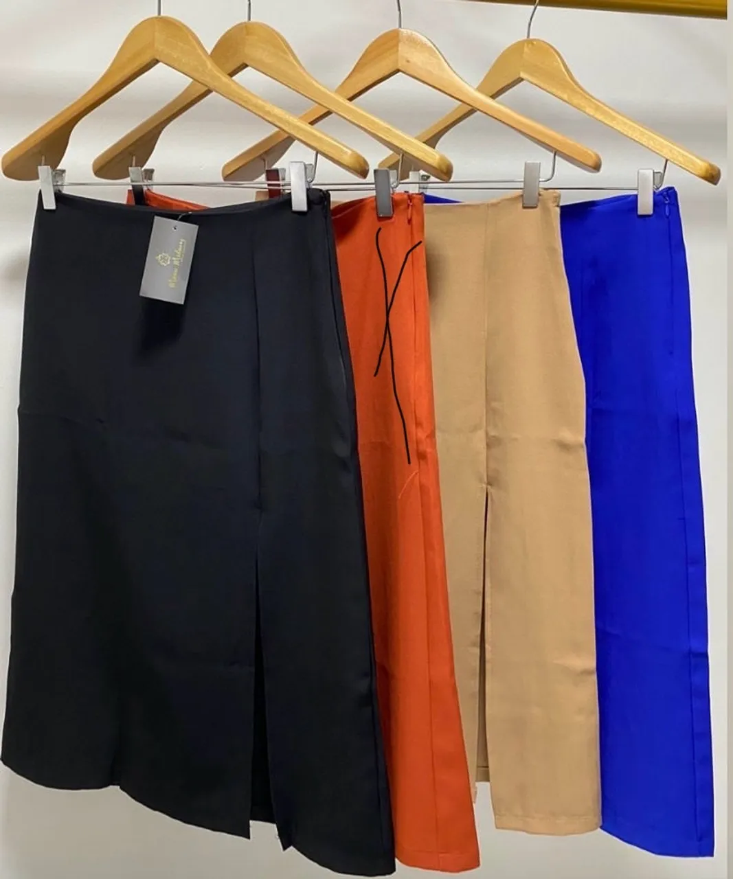 Saias Midi Elegantes com Fenda Lateral