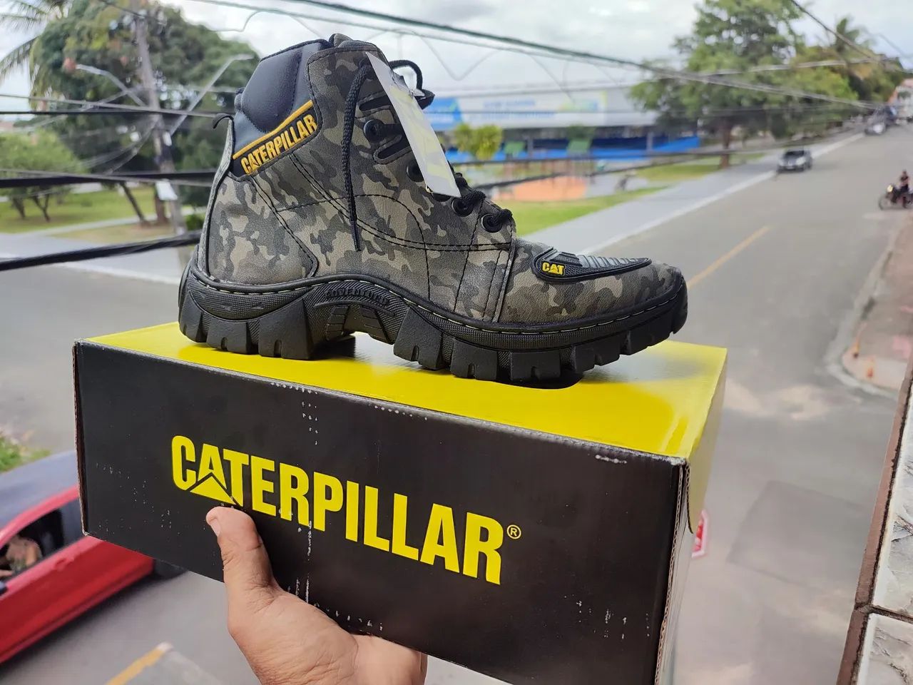 Bota Caterpillar Camuflada - Conforto e Estilo! - Foto 2
