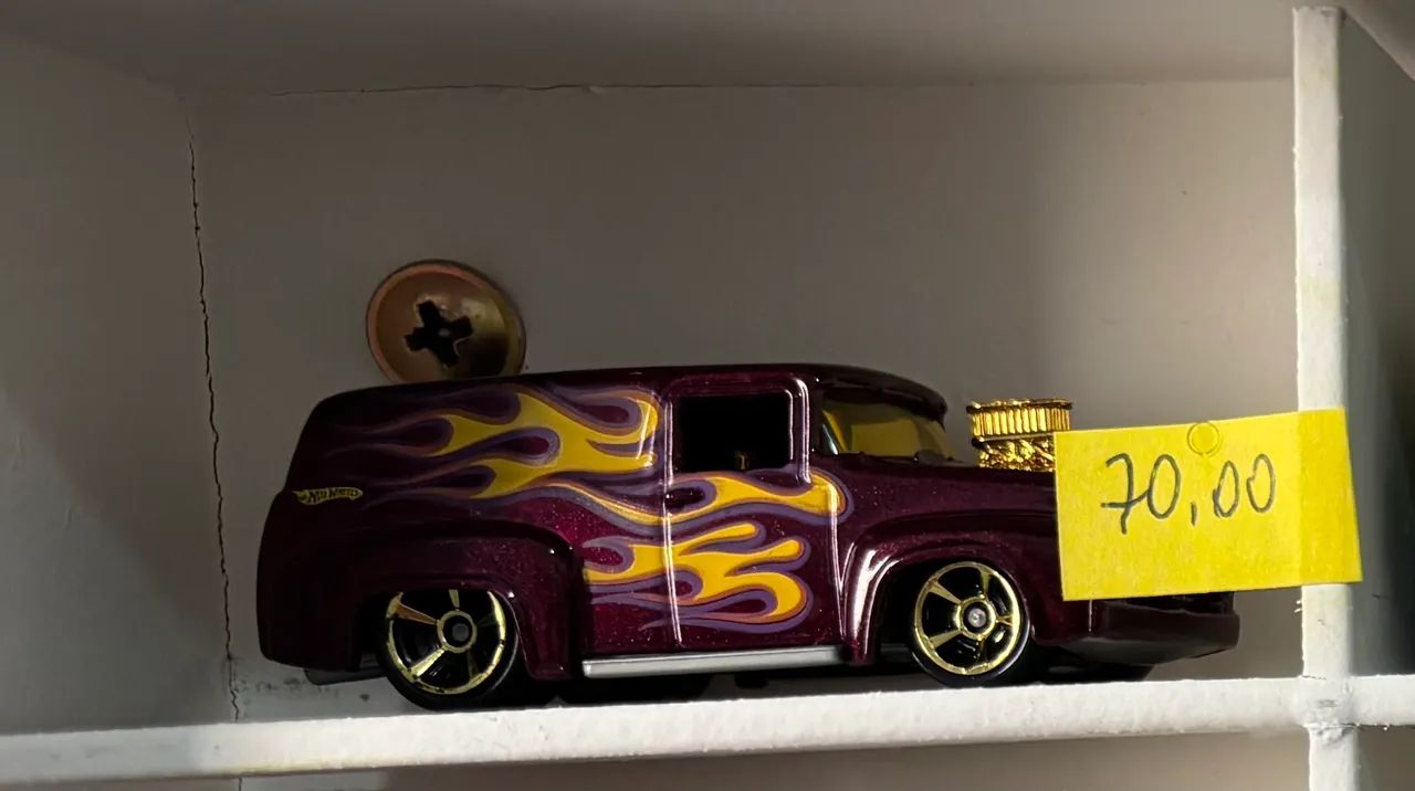 Hot wheels 56 ford with flames - vinho