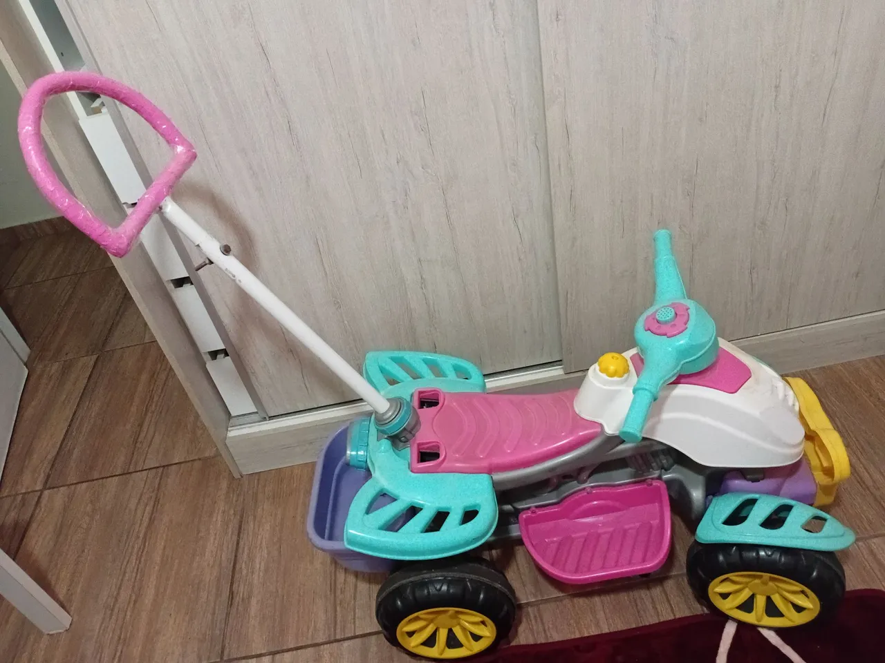 Triciclo Infantil com Empurrador - Rosa e Azul