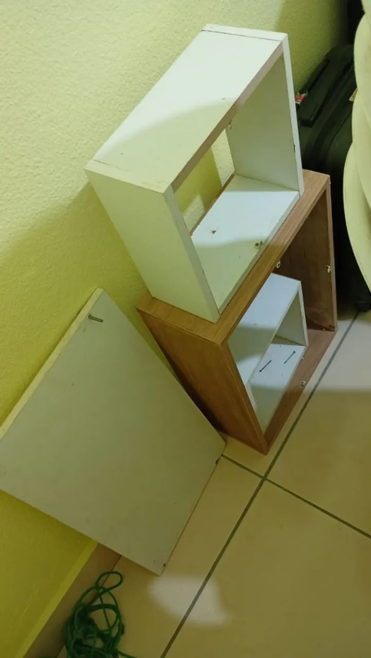 Prateleiras Decorativas em Madeira