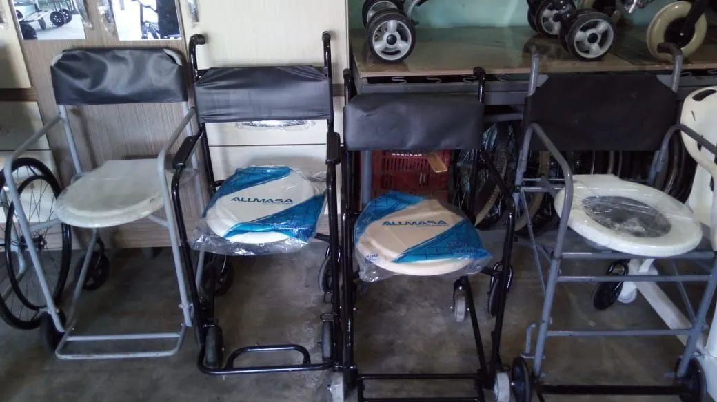 Consertamos cadeiras de rodas e de banho, camas hospitalares, andas já e moletas - Foto 3