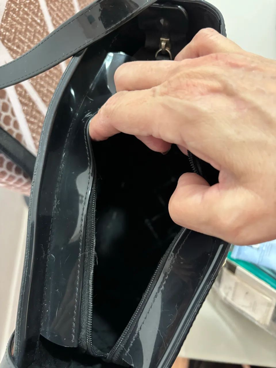Bolsa Petite Jolie. Preta com alça  - Foto 2