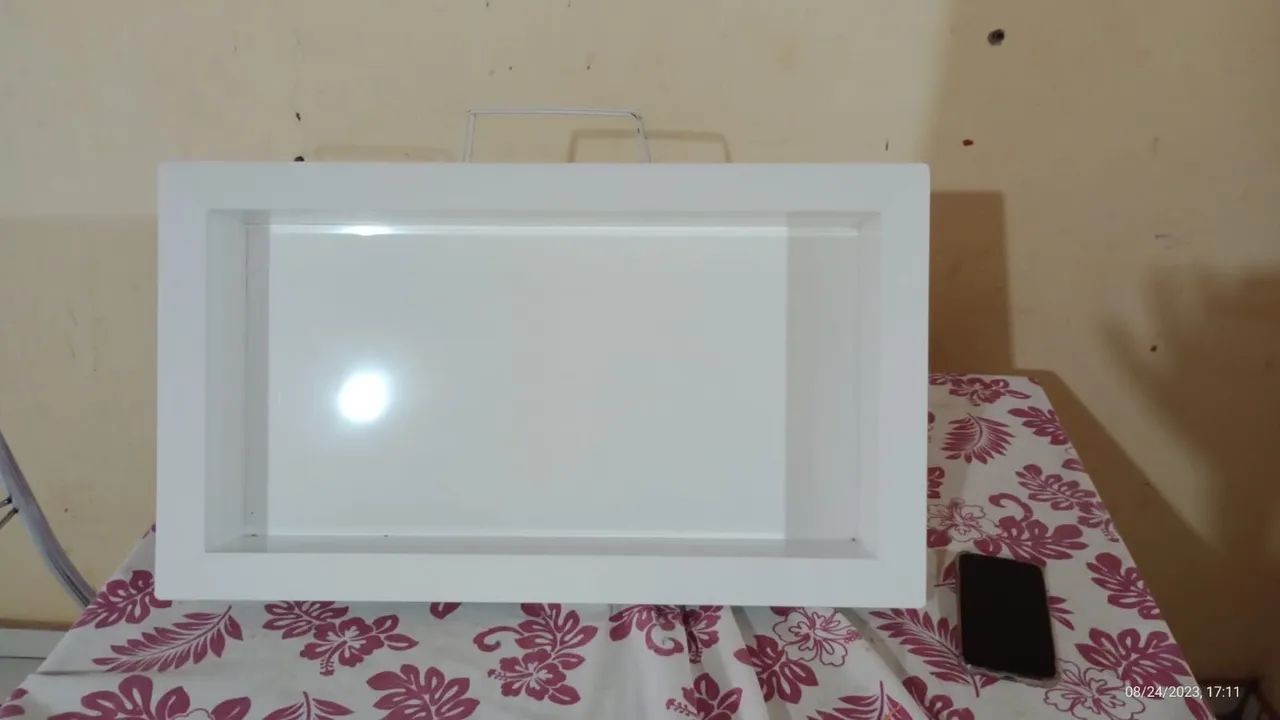 Nicho de porcelanato branco absoluto 