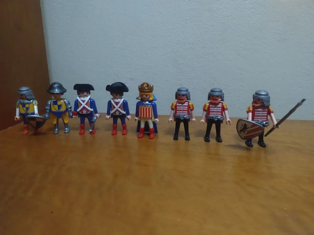 Playmobil - 8  bonecos medievais