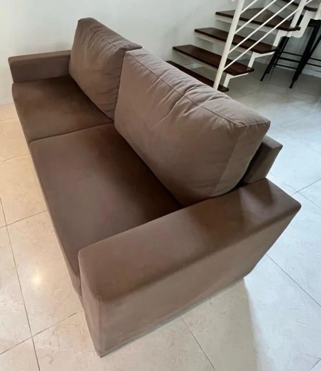 Sofá 3 lugares em camurça