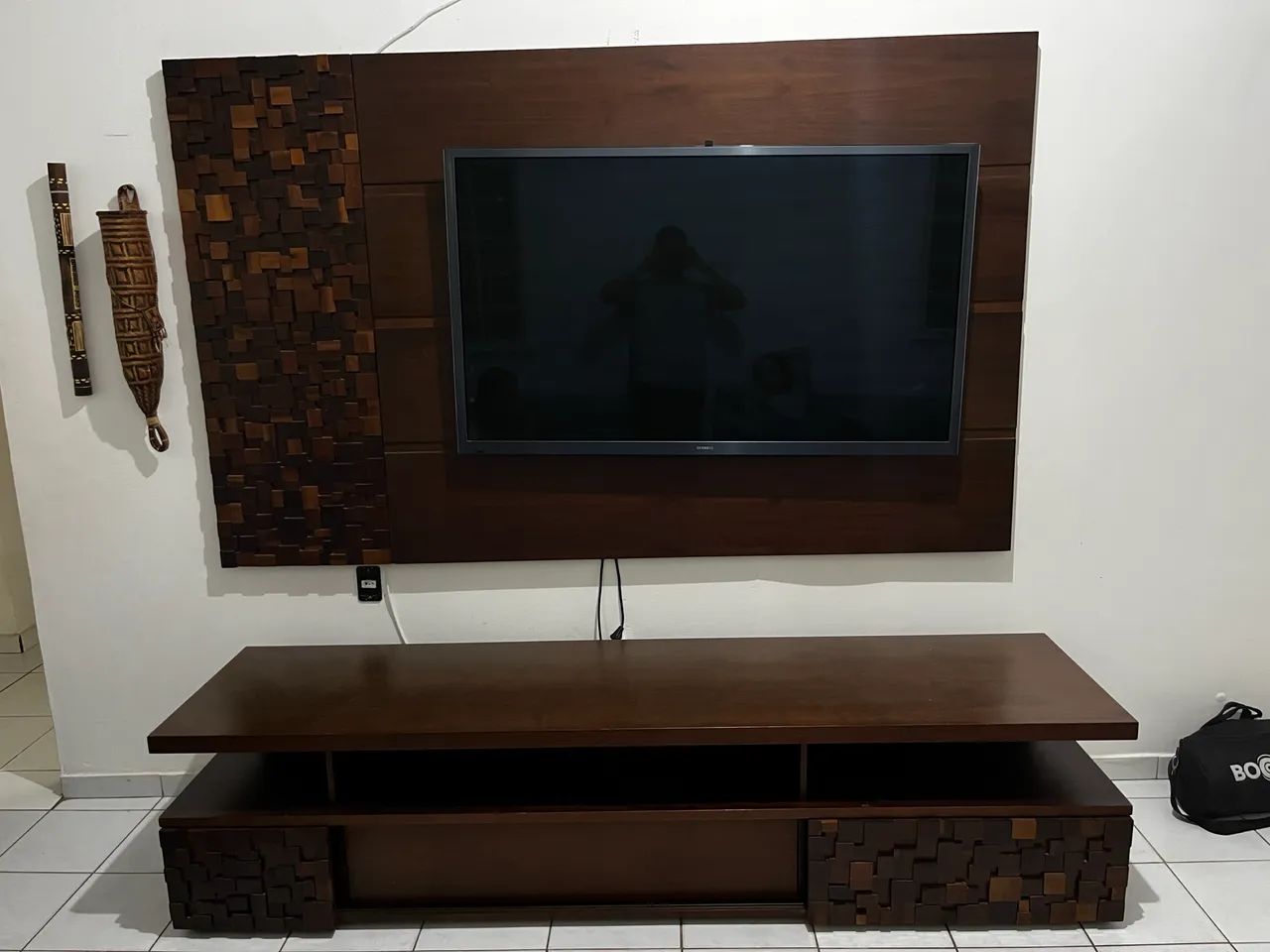 CONJUNTO PAINEL + RACK MADEIRA MACIÇA   - Foto 3