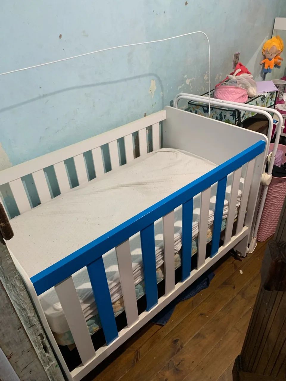 Berço infantil novinho com 2 colchões em perfeito estado - Foto 2