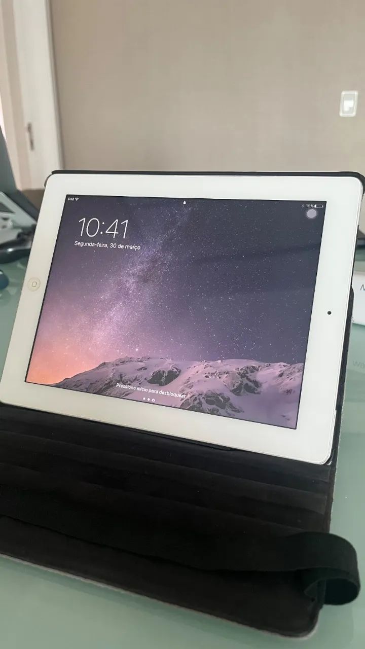iPad 4a Geração 4G + WiFi (acompanha capinha)
