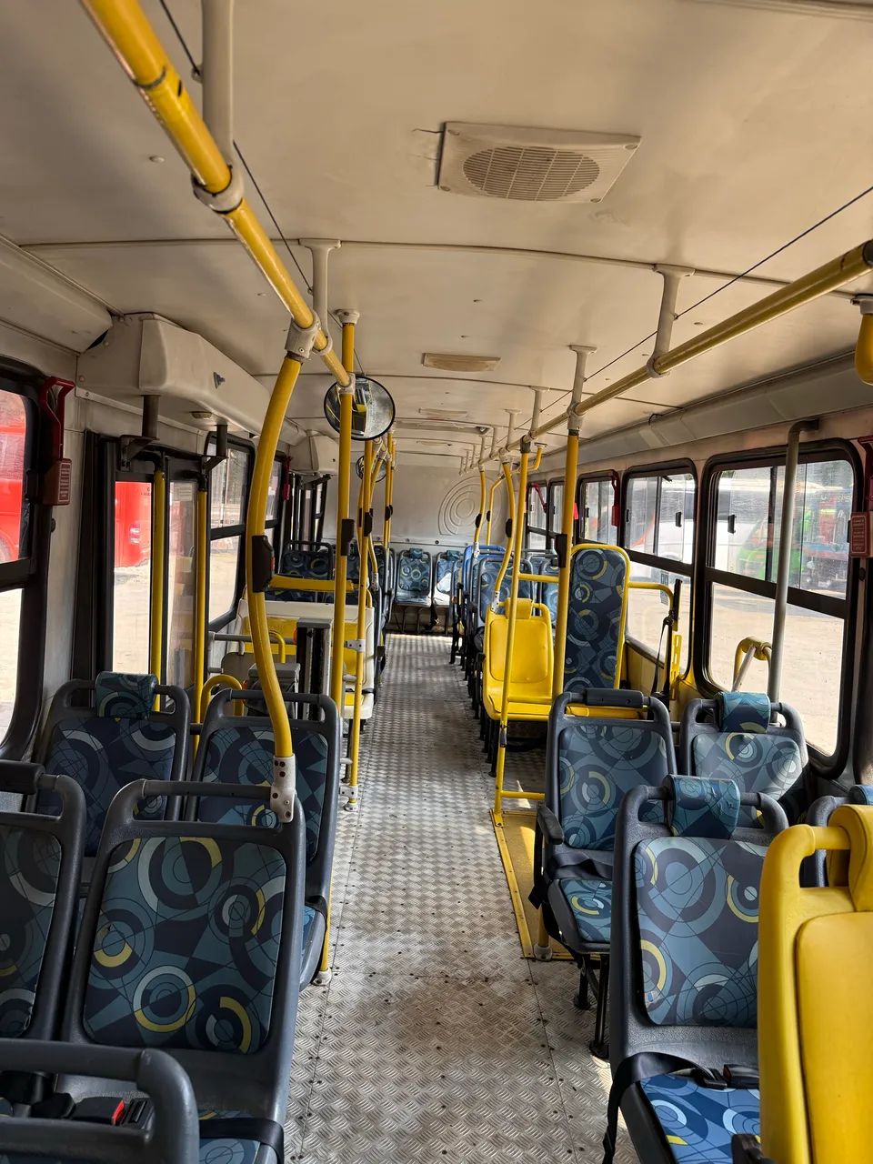 Ônibus 2011 motor dianteiro MWM - Foto 3
