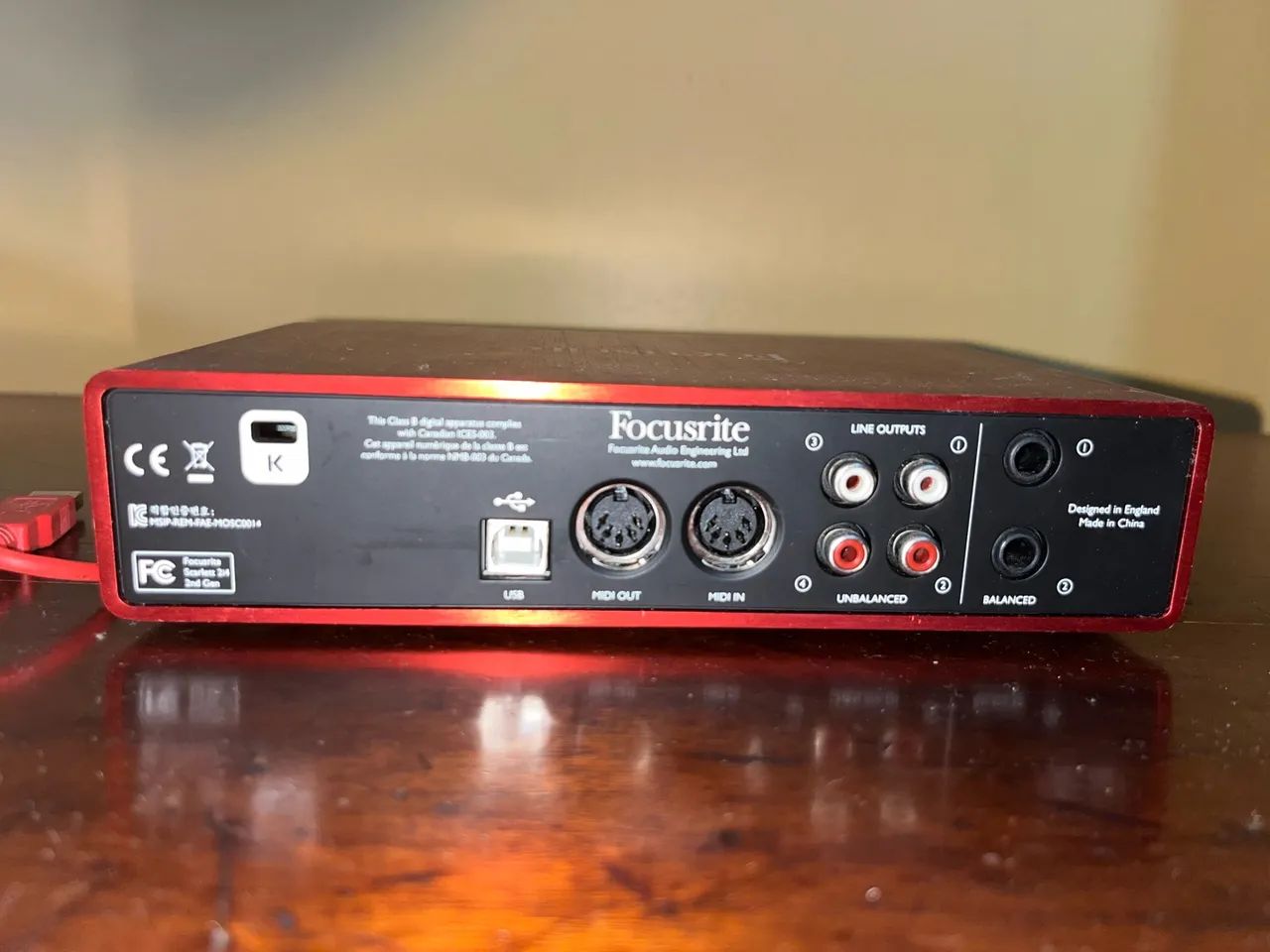 Interface Focusrite Scarlett 2i4 - Foto 3