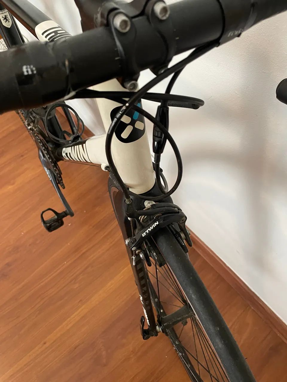 Bicicleta Speed Alumínio e Carbono com Shimano - Foto 4