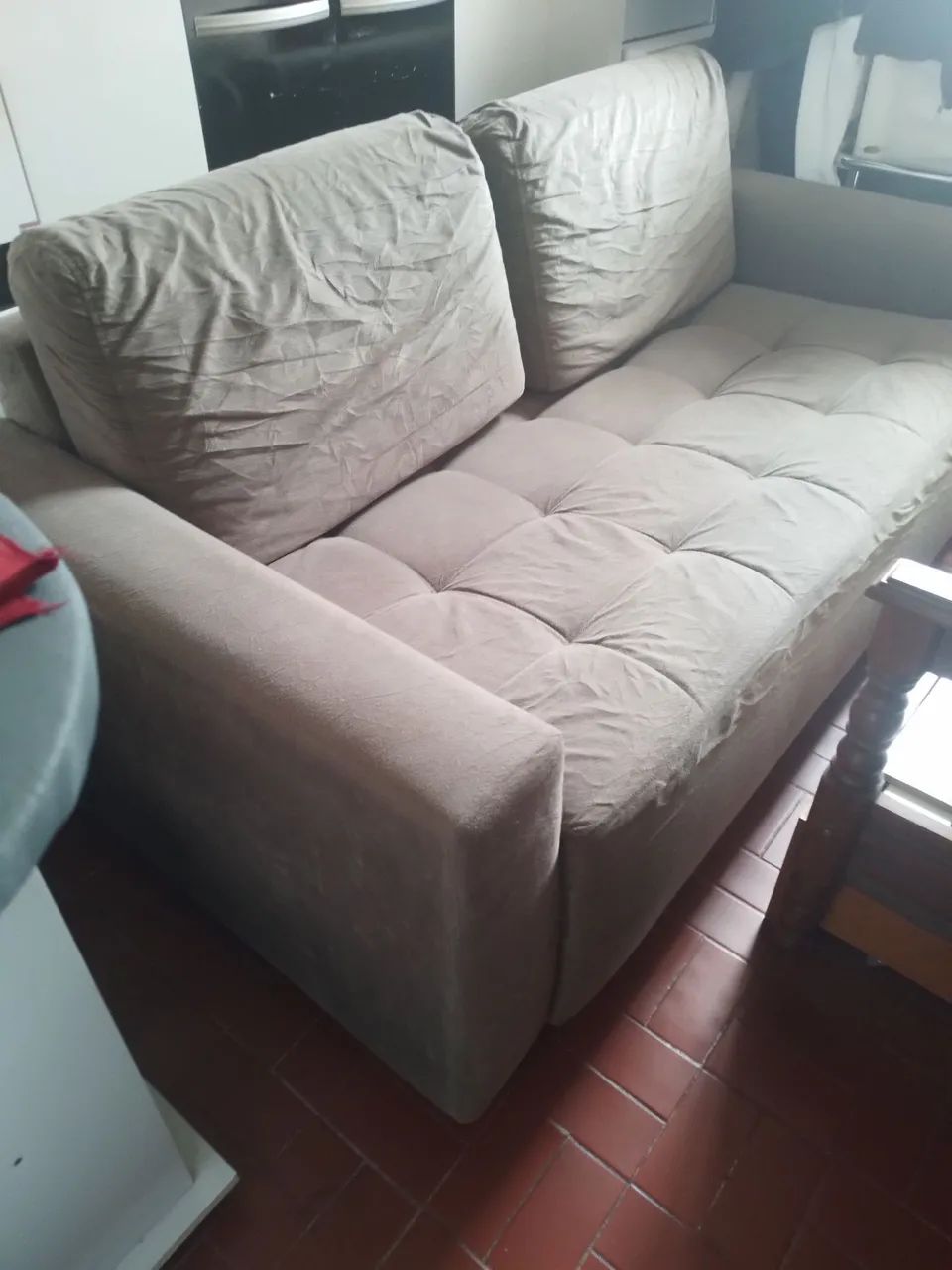 Vendo sofá 2 lugares semi novo - Foto 3