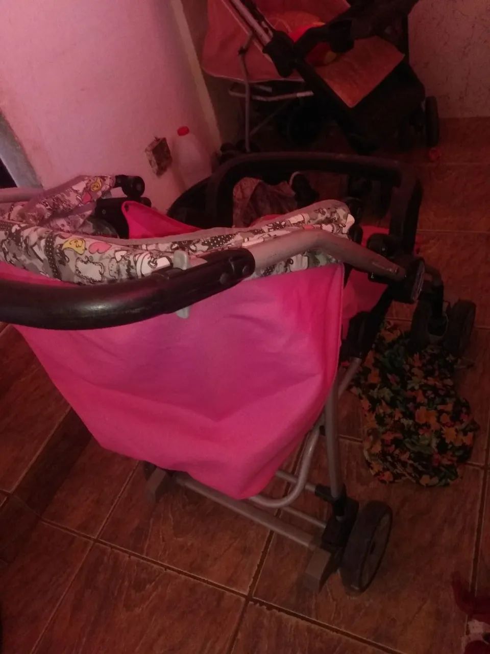 Carrinho de bebe Menina  - Foto 2