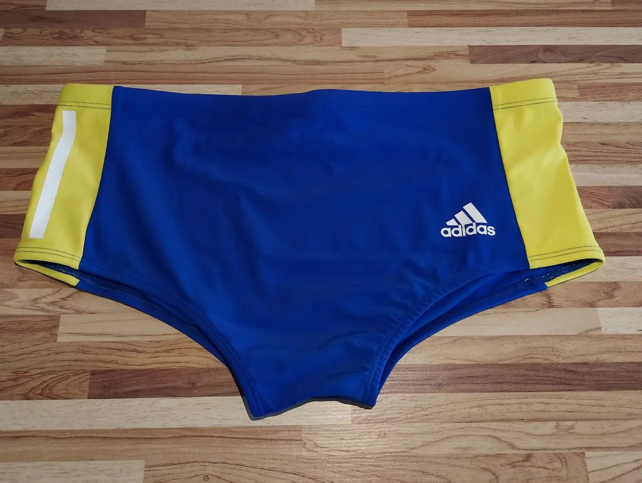 Sunga Adidas azul e amarelo - Tam G