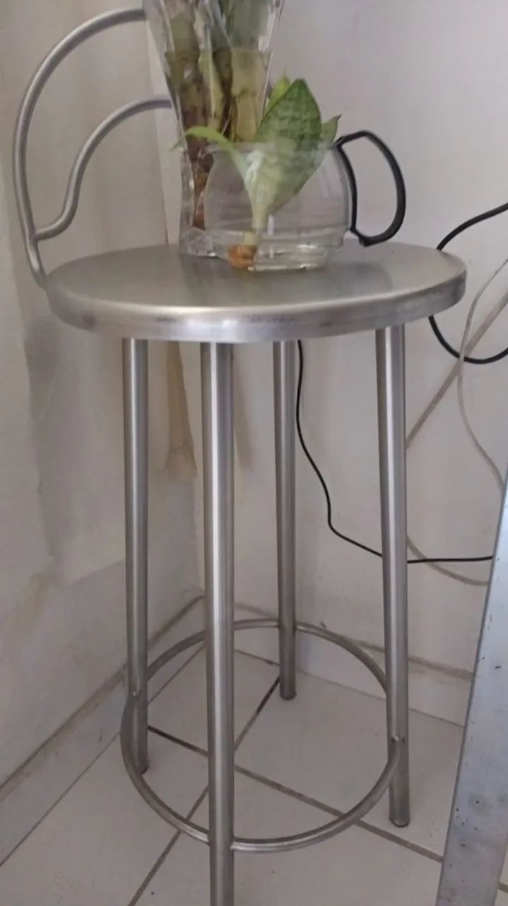 Banqueta de aço inox escovado 