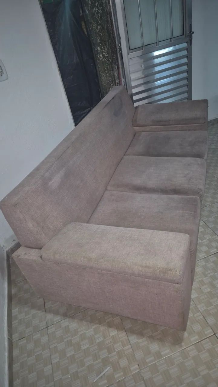 Sofá 3 lugares com duas almofadas - Foto 2