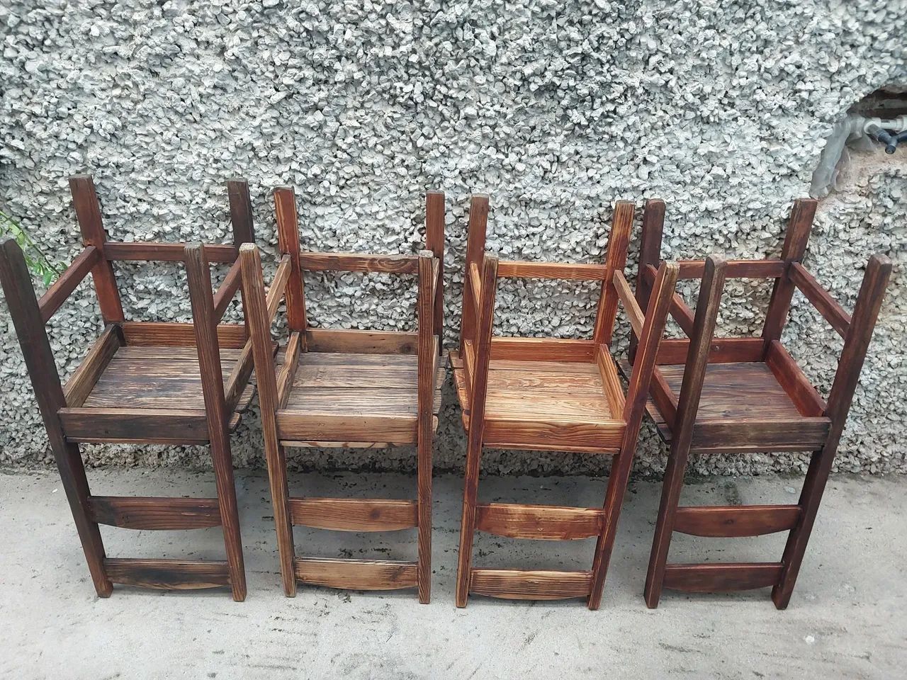 Conjunto com 4 cadeiras escolares antigas de cedrinho maciço  - Foto 3
