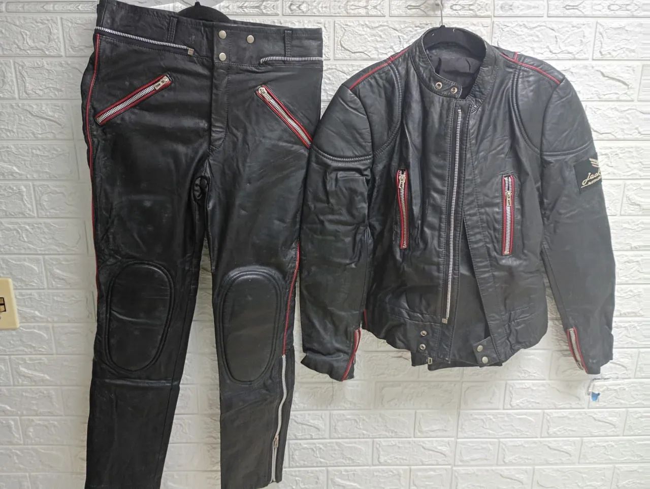 2 conjunto em couro jaqueta e calça tamanho P
