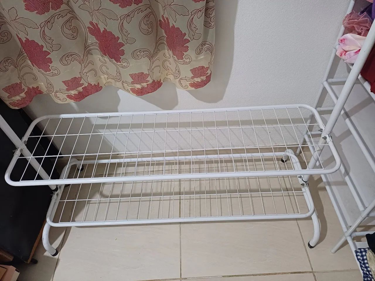 Arara de roupas / Cabideiro em metal  - Foto 3