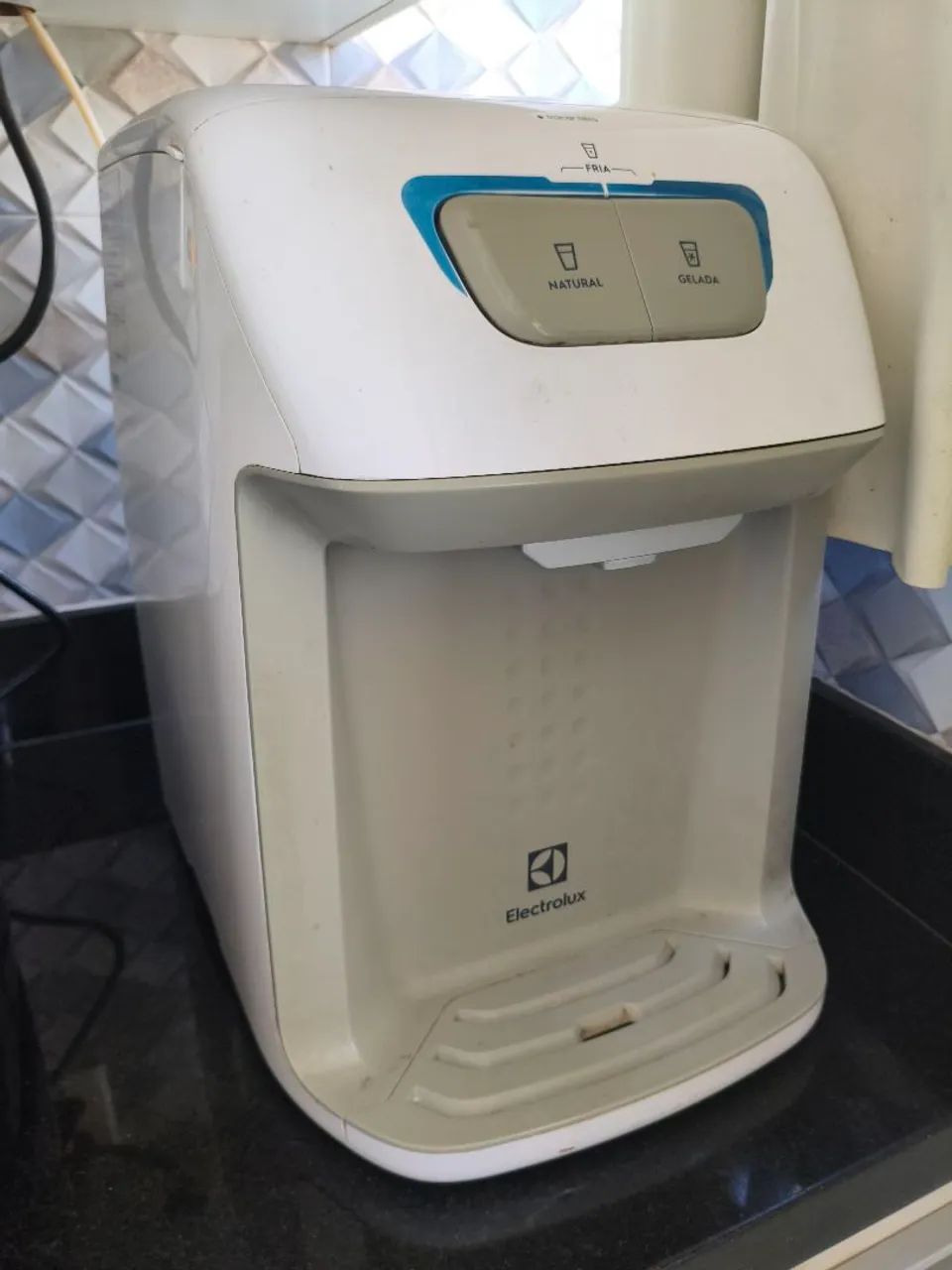 Bebedouro Eletrolux compressor NÃO GELA 