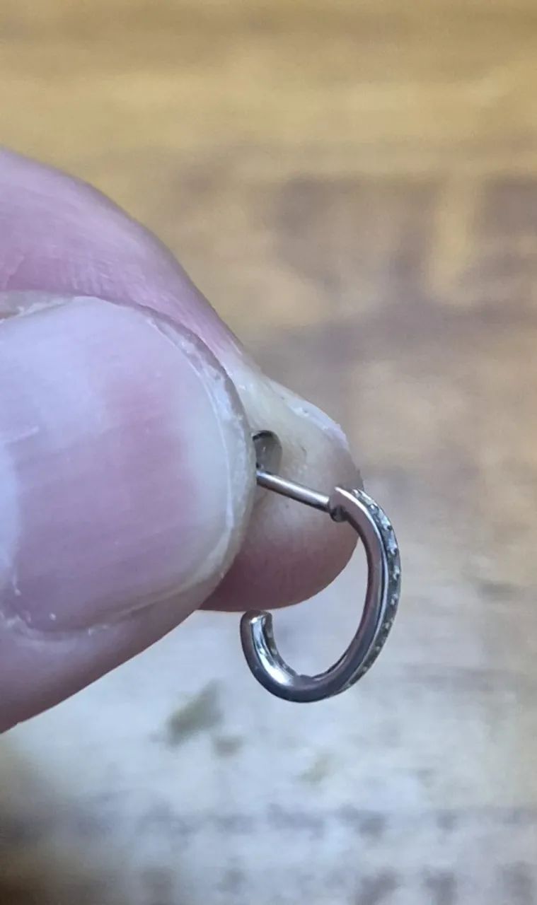 Brinco de ouro branco com diamantes Vivara - Foto 3