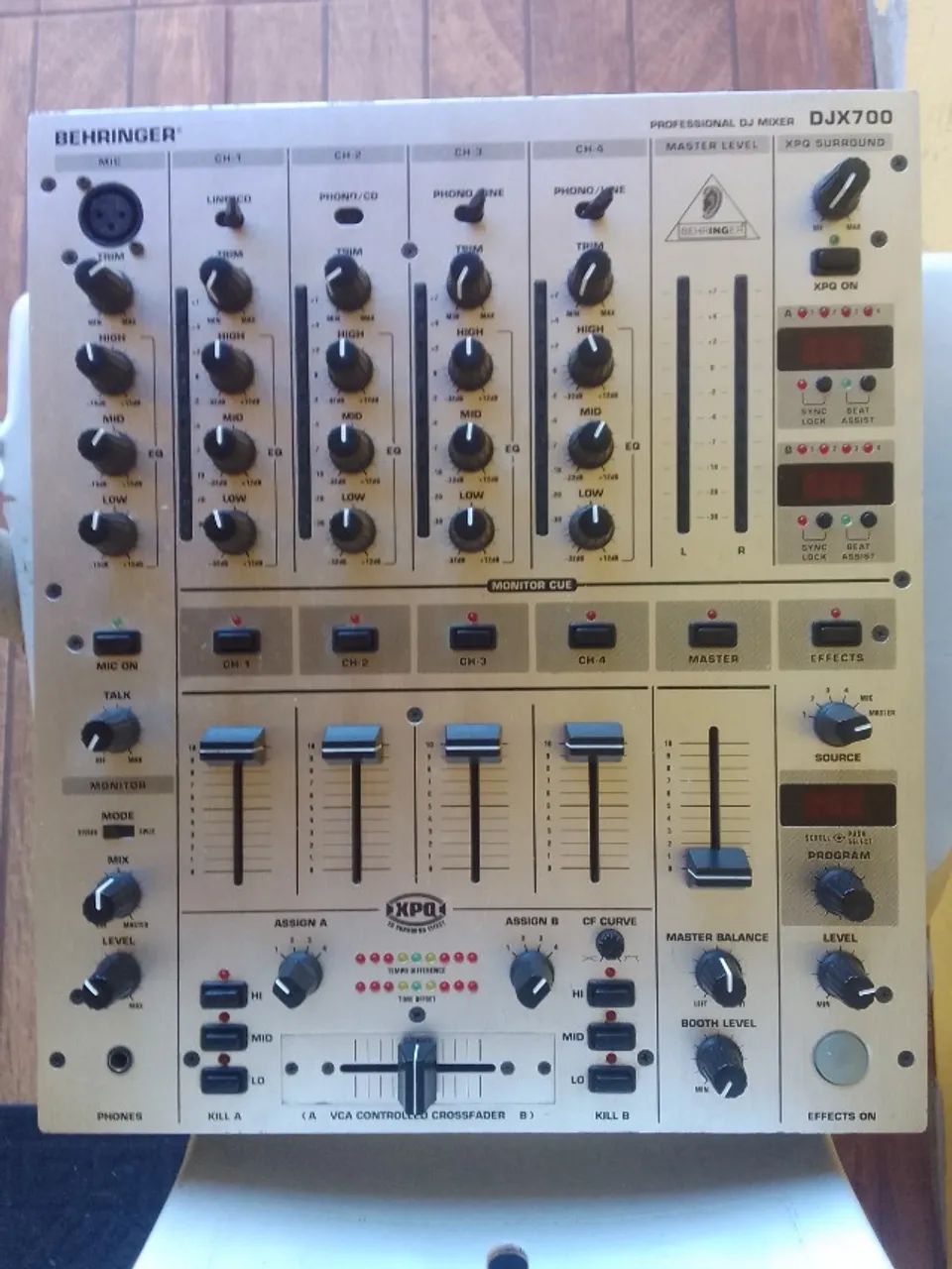 Mesa de Som Mixer Behringer Djx700 - Foto 2