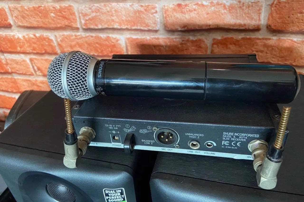 Microfone Sem Fio Shure Com Microfone Beta 87A SLX4/B87A - Foto 3