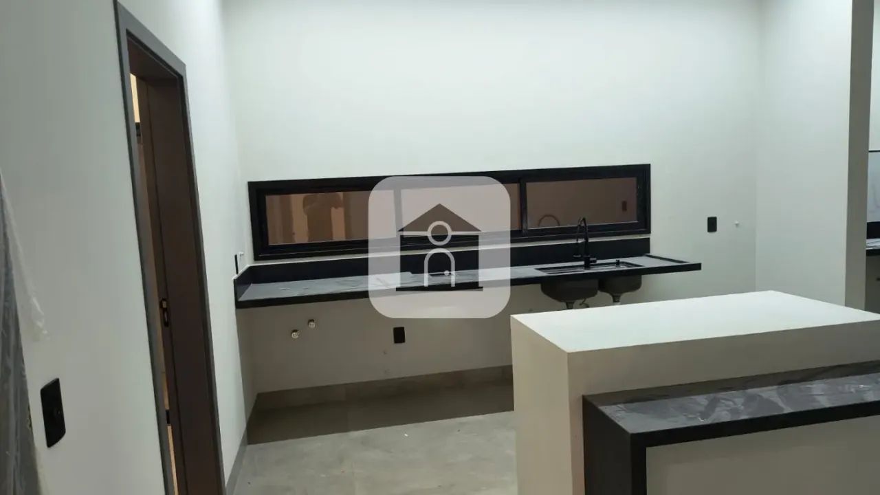 Casa para venda no bairro Laranjeiras - Foto 3