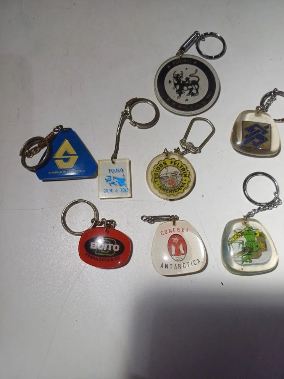 Lote chaveiros colecionáveis diversos  - Foto 4