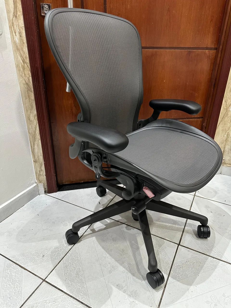 Herman Miller New Aeron B Chair + Free Shipping to São Paulo Capital