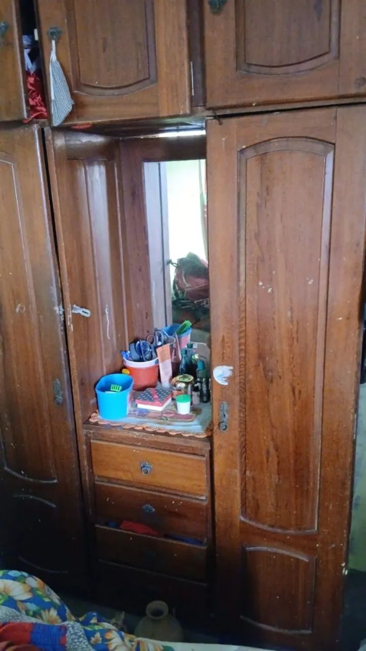 Guarda roupa de madeira  - Foto 2