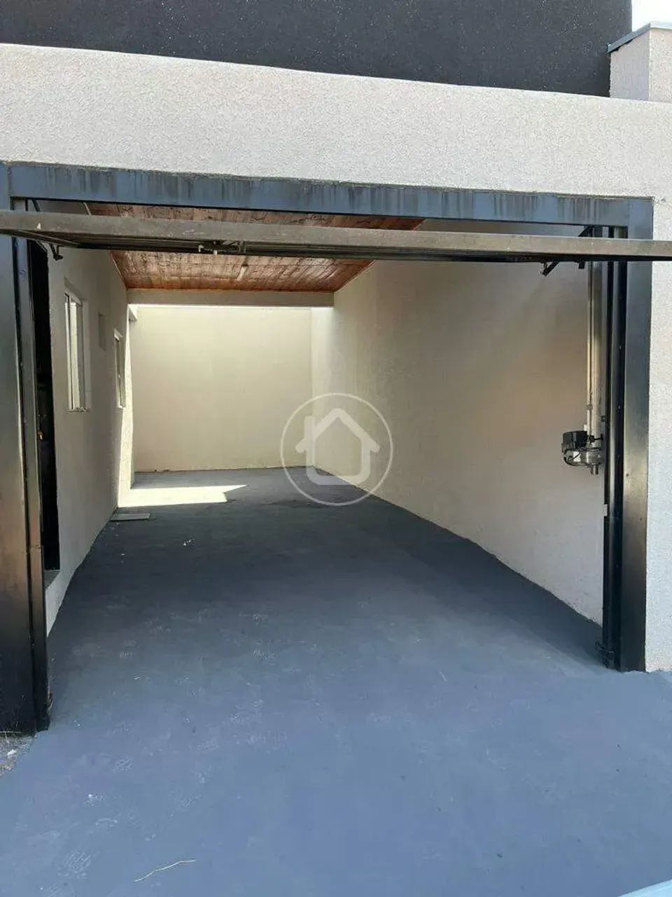 CASA TERREA DE ESQUINA COM APTIDAO COMERCIAL - Foto 3