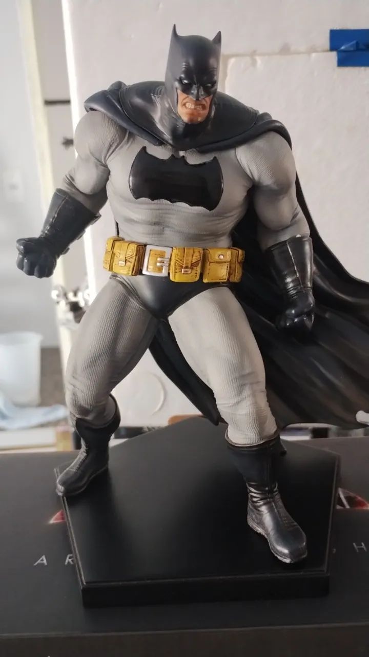 Peça de colecionismo iron Studios Batman  - Foto 2