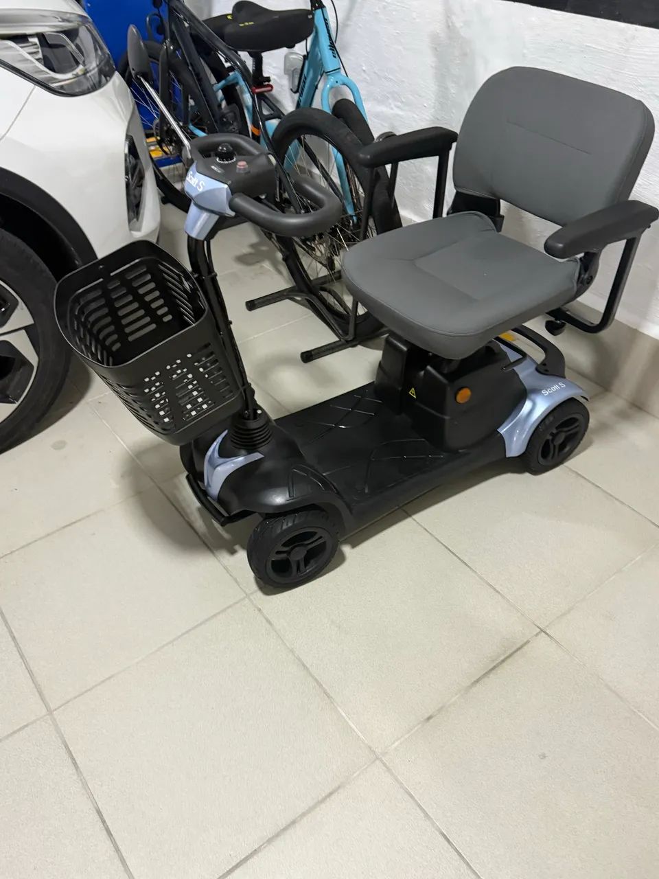 QUADRICICLO PARA PESSOAS COM DEFICIÊNCIA PARA ANDAR