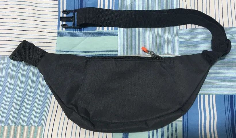 Pochete de Nylon com 4 Bolsos e Cinto Ajustável Preta - NOVA - Foto 2