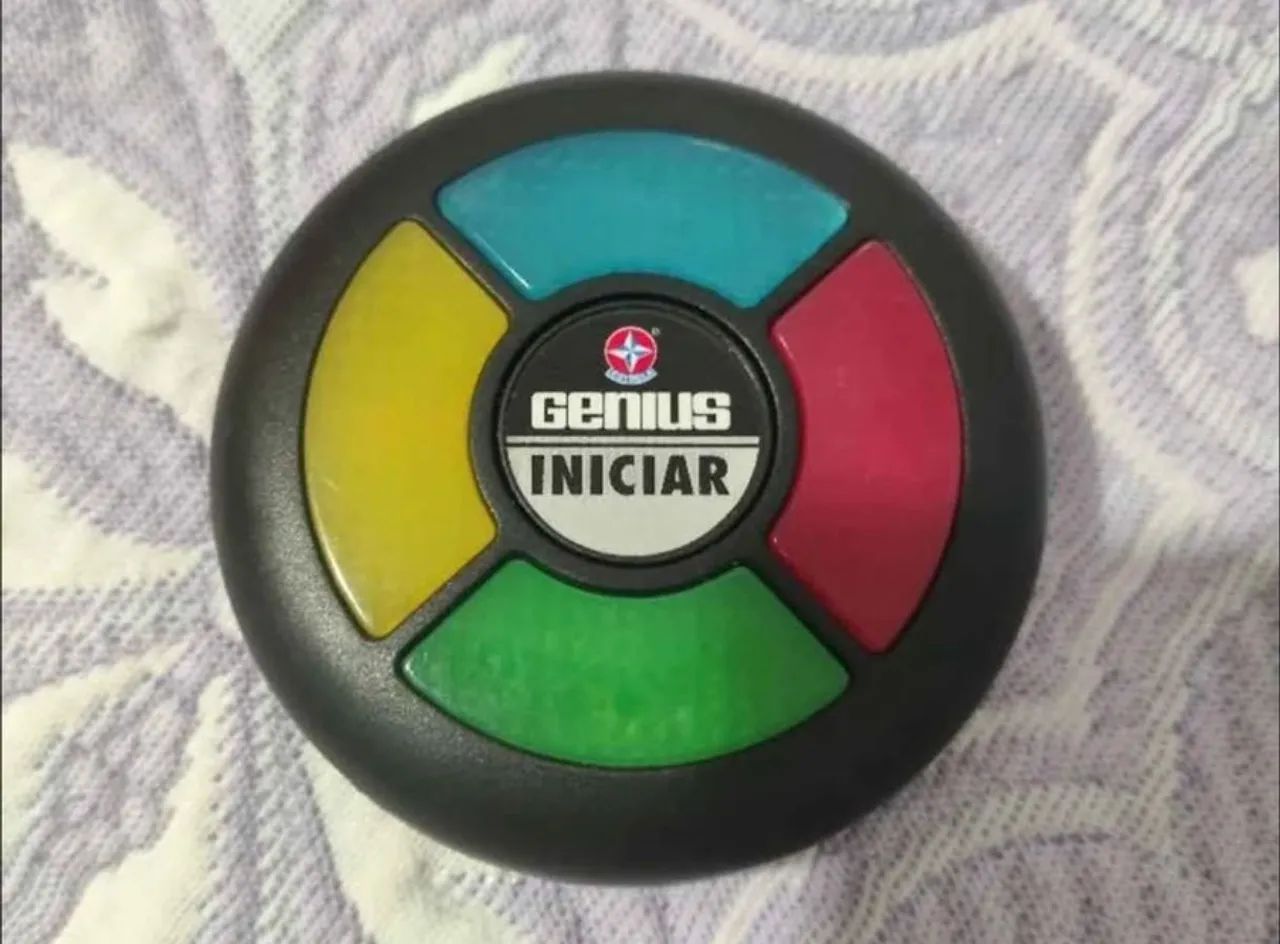 Miniatura jogo mini Genius antigo da estrela