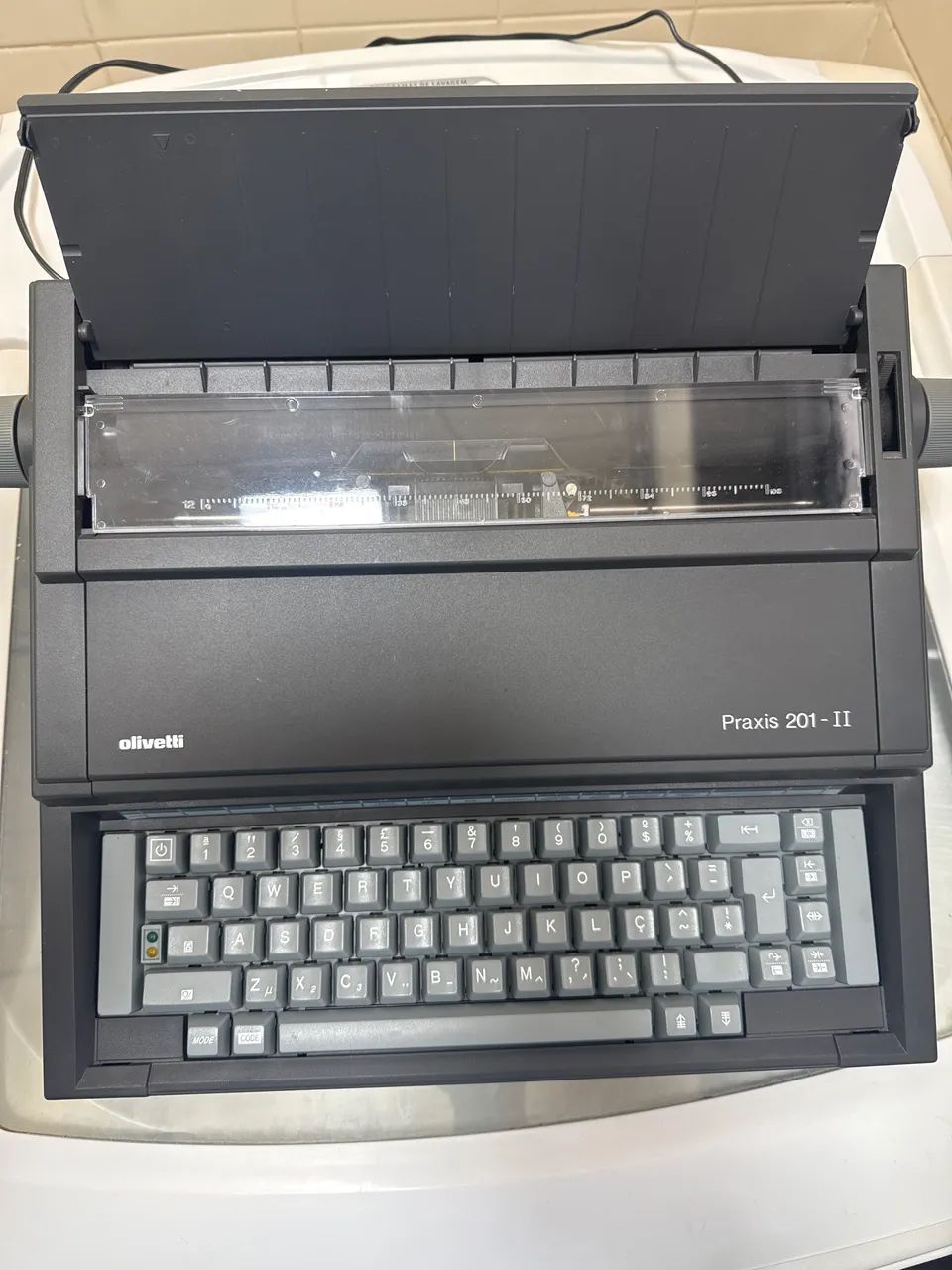 Máquina de escrever eletrônica  - Foto 2