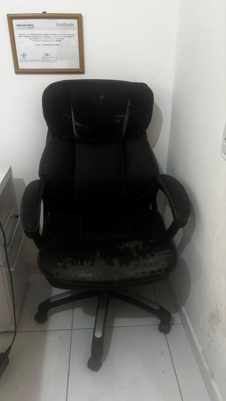 Vendo cadeira de escritório 