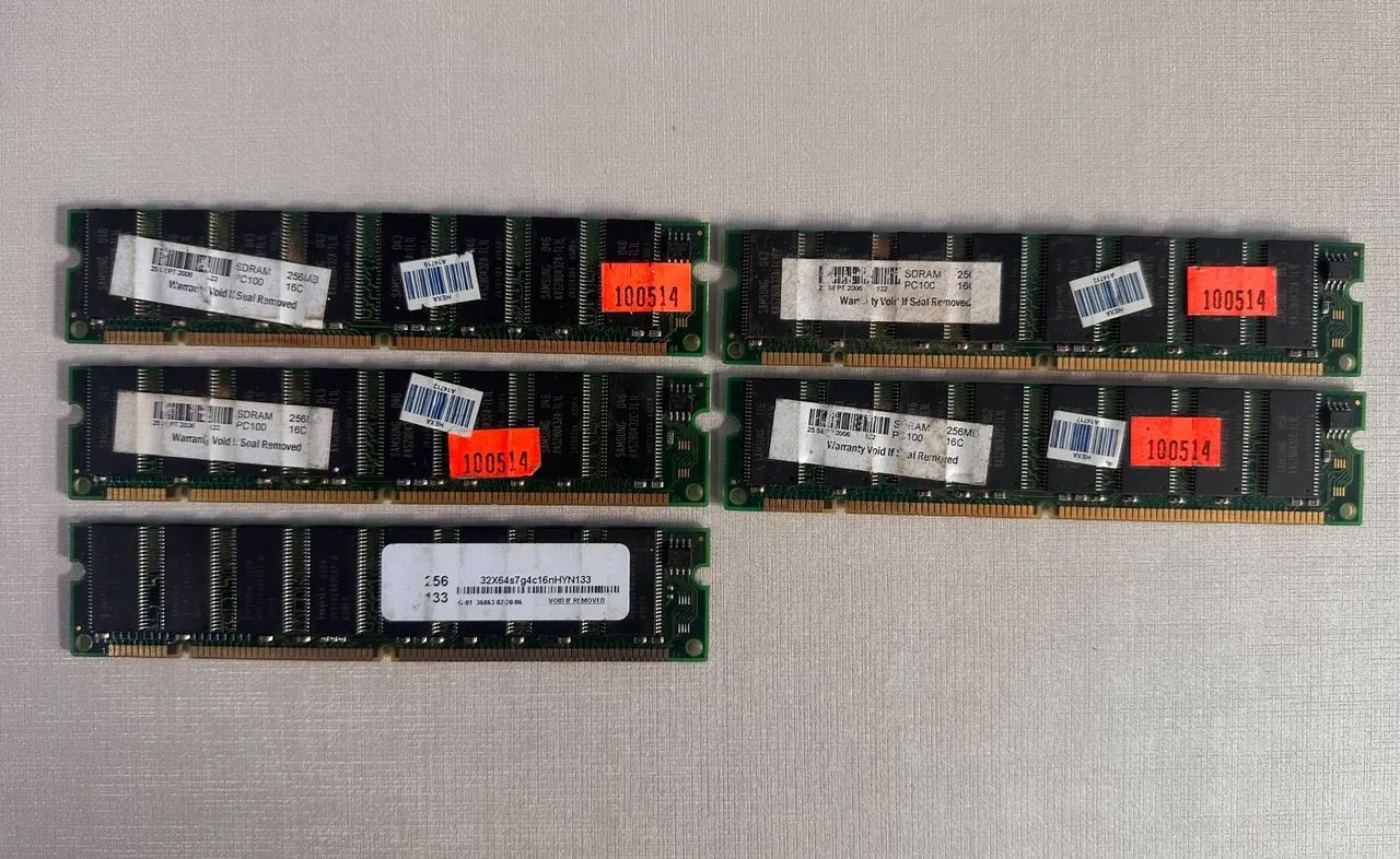 【ジャンク】PC133 SDRAM メモリー 512M、他混在 13枚セット Lote 18 Memórias RAM SDRAM DIMM PC100 PC133 (512MB, 256MB, 128MB