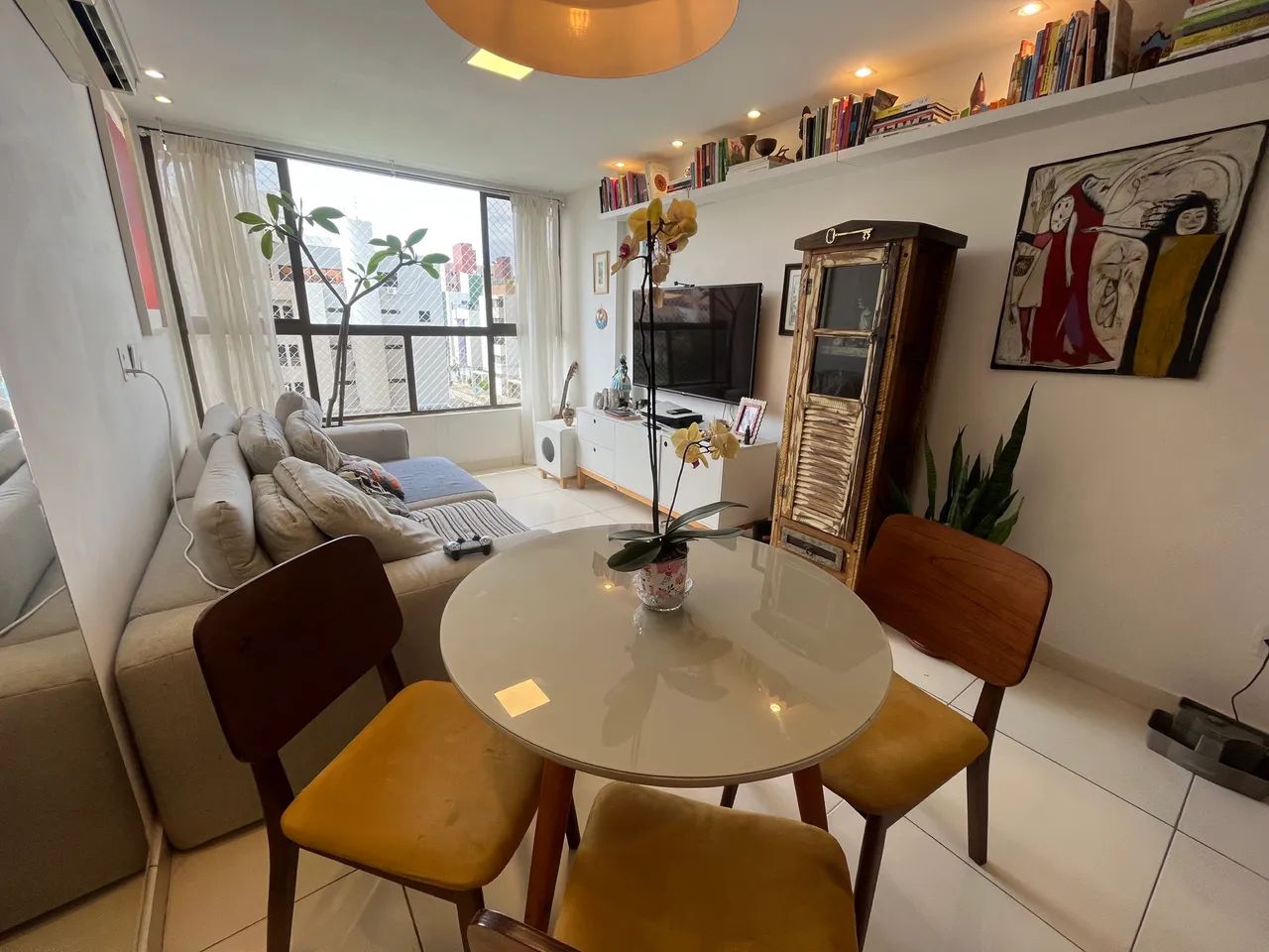 Apartamento mobiliado, a poucos metros do mar 