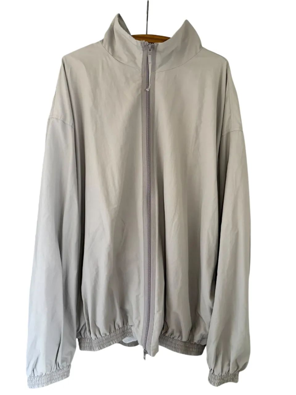 Jaqueta Acne Studios de nylon com bordado nas costas - Foto 2