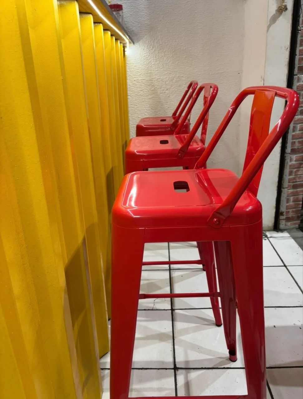 Banquetas Iron com encosto NOVAS e embaladas  - Foto 2