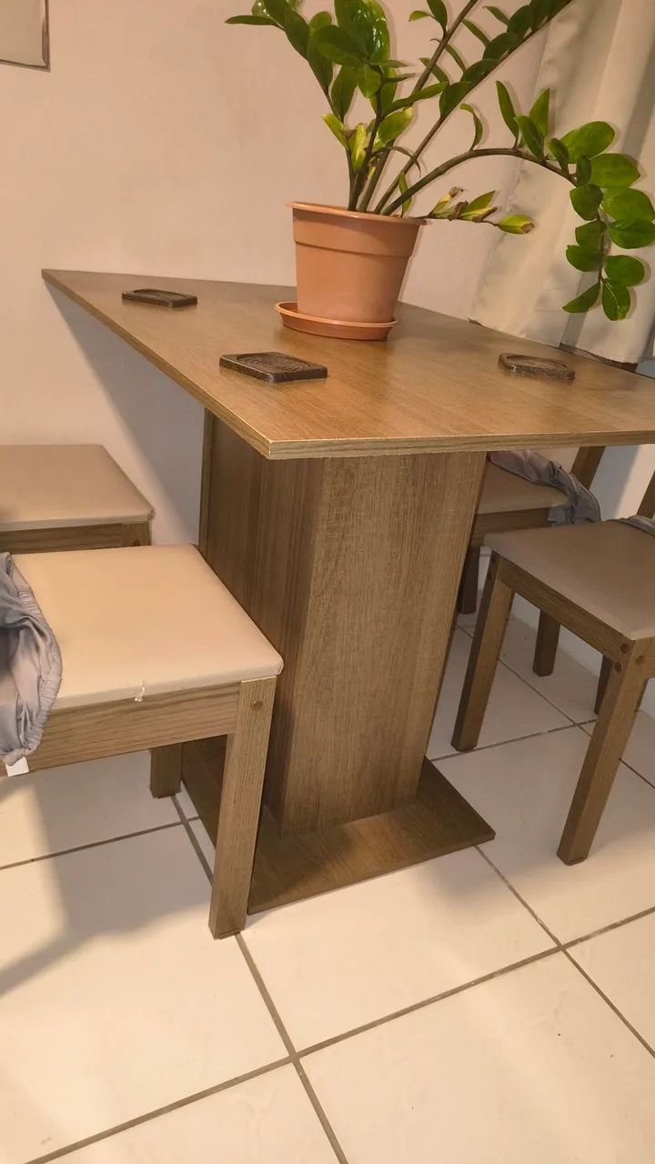 Conjunto mesa com 4 cadeiras  - Foto 4