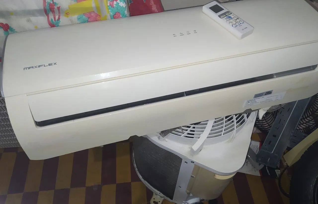 Ar-condicionado 12.000 BTUs 