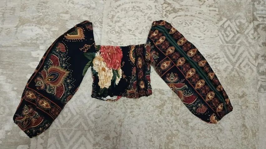 Cropped estilo cigana